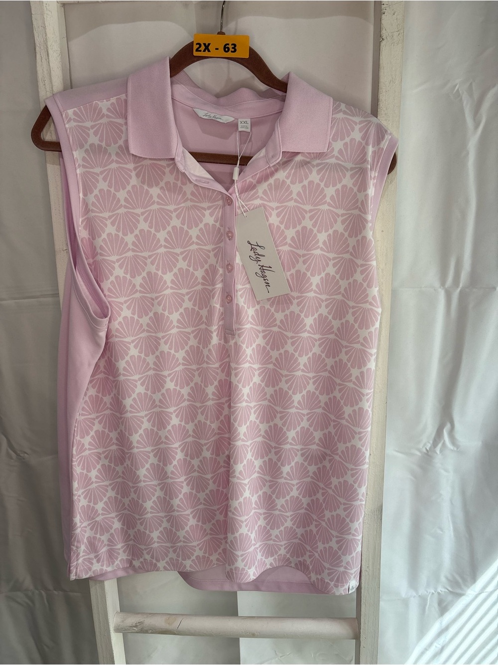 Lady Hagen Pale Pink Sleeveless Polo Tank with White Fan Print